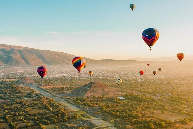 Sunrise at Teotihuacan: Balloon, Food & Beer - Teotihuacan Archaeological Zone: seeing the scale up close