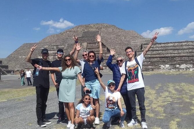 Teotihuacan and Basilica of Guadalupe with mezcal, tequila & handcrafts - Mezcal and tequila tasting plus handcraft shopping: how to shop without losing the day