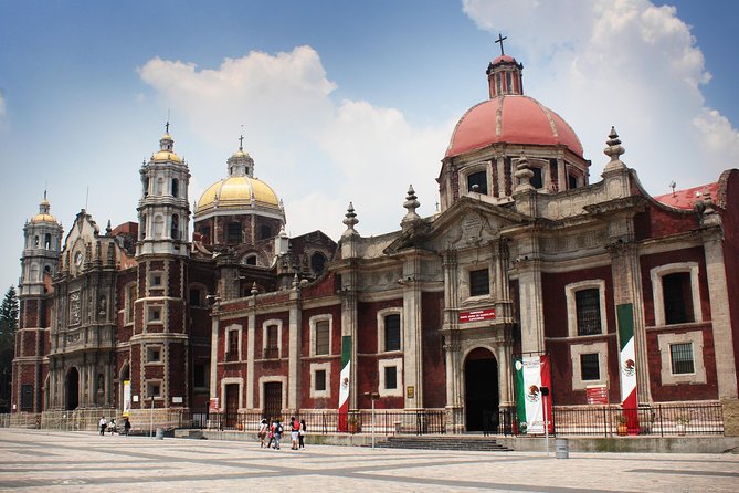 Teotihuacan & Basilica Guadalupe Tour with lunch - The three-course lunch and what to expect from the food stop