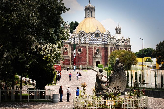 Teotihuacan & Basilica Guadalupe Tour with lunch - Shop stops and tourist-trap risk: how to keep your day centered