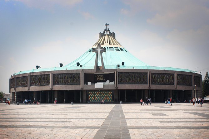 Teotihuacan & Basilica Guadalupe Tour with lunch - Plaza de las Tres Culturas: a short stop with big context