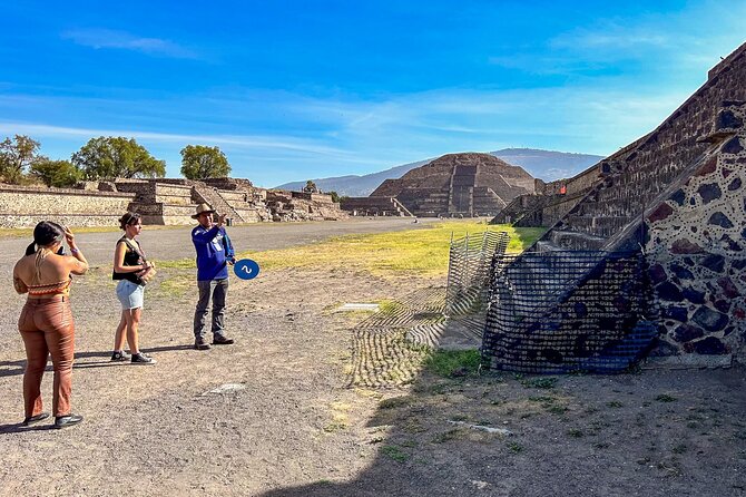Teotihuacan Early Access Guided Tour with optional Lunch - Stop 2: El Quetzal Artesanias, obsidian craft, and tequila tasting