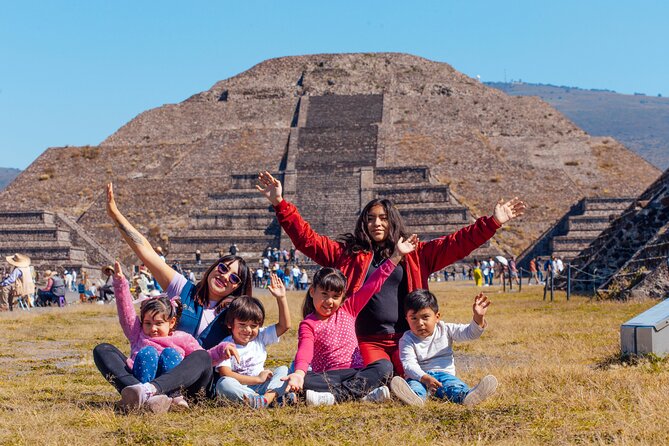 Teotihuacán for kids - The safari truck: more than 30 animal species, with guides nearby