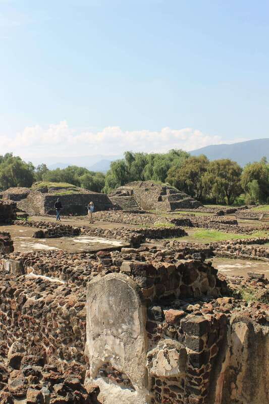 Teotihuacan from Mexico City with early access - Avoiding the tourist-shop loop during the ruins