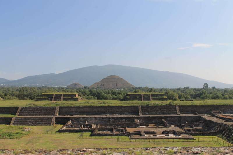 Teotihuacan from Mexico City with early access - Traditional village stop: obsidian workshop visit and tequila tasting