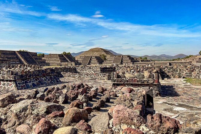 Teotihuacan, Guadalupe Shrine & Tlatelolco Day Tour with Lunch - El Quetzal Artesanias: obsidian crafts and tequila tasting (18+)