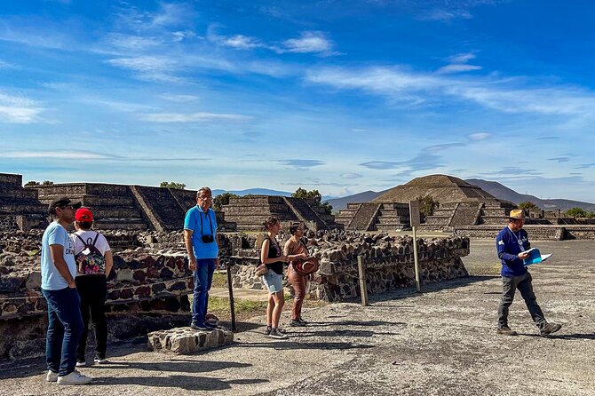 Teotihuacan, Guadalupe Shrine & Tlatelolco Day Tour with Lunch - Teotihuacan: guided pyramids, Sun and Moon views, and your free 70 minutes