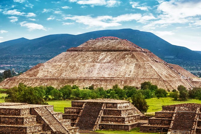 Teotihuacan & Guadalupe Shrine + Xochimilco, Coyoacán & Frida Kahlo Combo Tour - Day 1 starts at Tlatelolco and the Plaza de las Tres Culturas