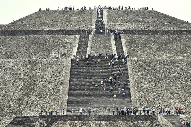 Teotihuacan Piramids and Shrine of Guadalupe without Lunch from Mexico City - Timing From 9:00 am to a Full Day Back in Mexico City