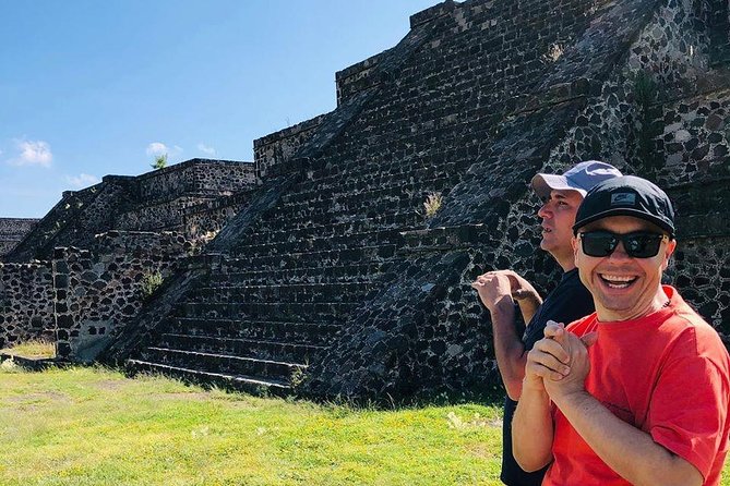 Teotihuacan Pyramid and Basilica Day Tour from CDMX - Basilica de Santa Maria de Guadalupe: big grounds, big story, shop stop included