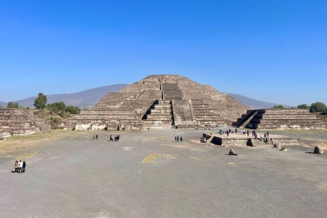 Teotihuacan: Pyramids, Caves & Culinary Experience - Moon Pyramid and Quetzalpapálotl: ruins that help you imagine daily sacred life