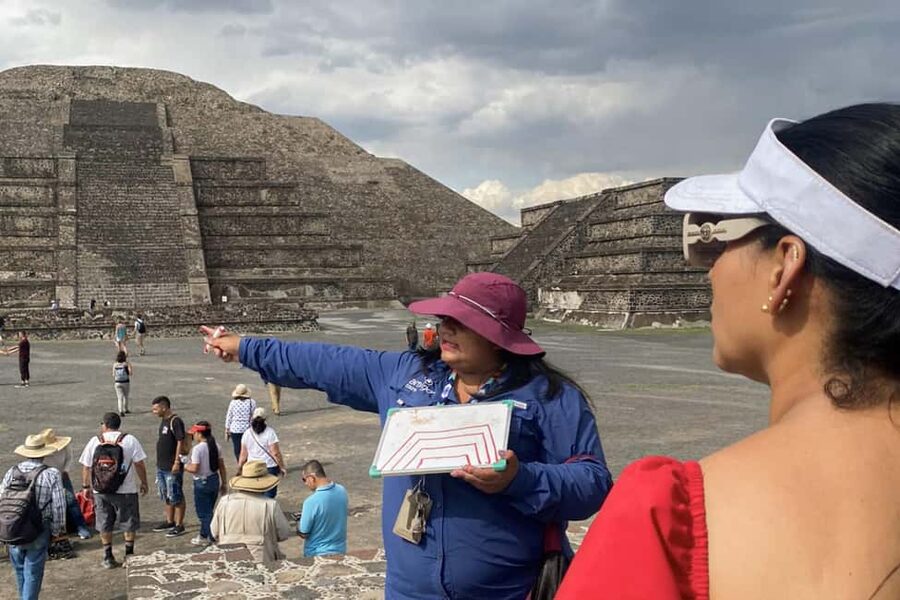 Teotihuacan Pyramids: Guided Tour with Entry Ticket Included - Pyramid of the Moon: A Different Kind of View From a Familiar Place