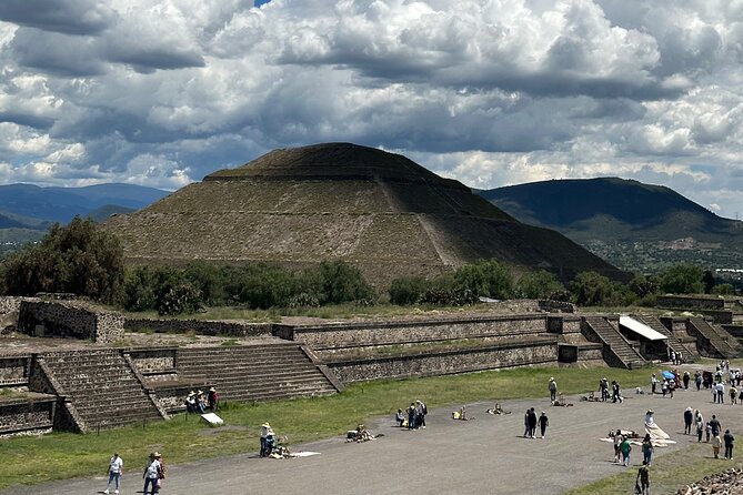 Teotihuacan Pyramids Private Tour from Mexico City - Piramide de la Luna (Pyramid of the Moon): what’s different, and why it matters