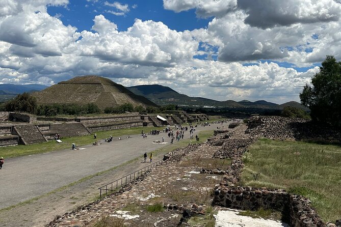 Teotihuacan Pyramids Private Tour from Mexico City - Palacio de Quetzalpapálotl: using images to picture ancient Teotihuacan