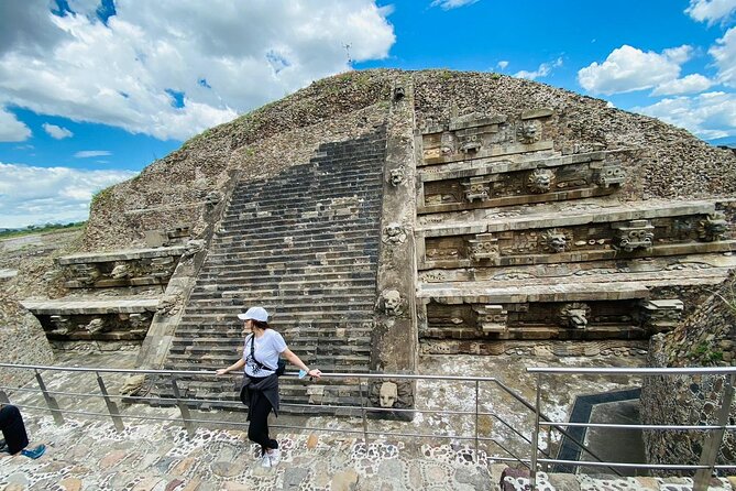 Teotihuacan Pyramids Tour from Mexico City - Stop 2: San Sebastián Xolalpa Culture House, Materials and a Pre-Hispanic Drink