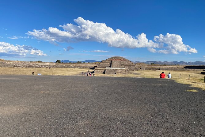 Teotihuacan Pyramids VIP Tour without Commercial Stops - Stop 1: Teotihuacan Archaeological Zone, guided walk first, then free exploration