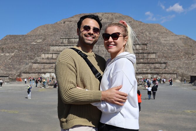 Teotihuacan Pyramids with Cave Visit and CDMX Transportation - Tlalocan artesanías y experiencias: maguey, obsidian, and real tasting time