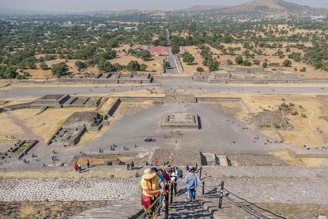 Teotihuacan, Shrine of Guadalupe & Tlatelolco Day Tour - Food and drinks: plan lunch on your terms