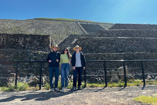 Teotihuacan Tour with Basilica of Guadalupe and Tlatelolco - Artesanías Poncho craft house stop: what it adds and what to watch