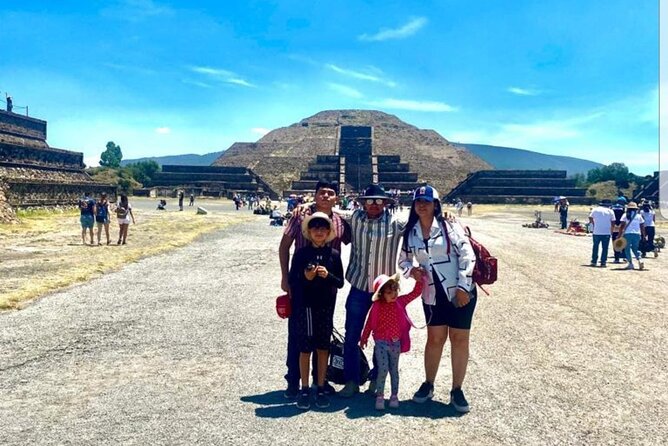 Teotihuacan Tour with Basilica of Guadalupe & Tlatelolco - Lunch at Restaurante Huehueteotl: A Paid Stop, So Go in Smart