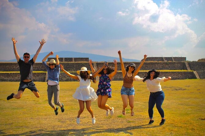 Teotihuacan with a Local - How the morning starts in Condesa (and why it matters)
