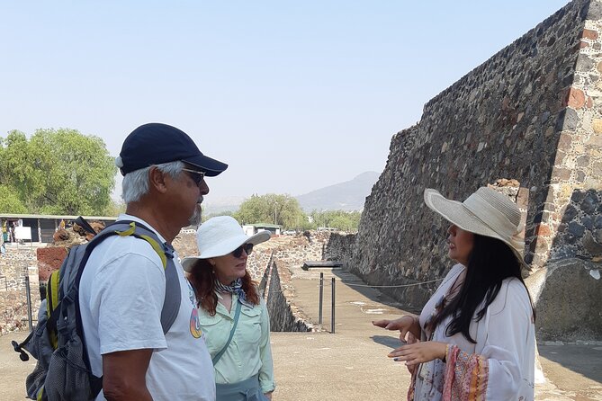 Teotihuacan without crowds, without tourist traps. - Inside the archaeological zone: main monuments, avenues, and paintings