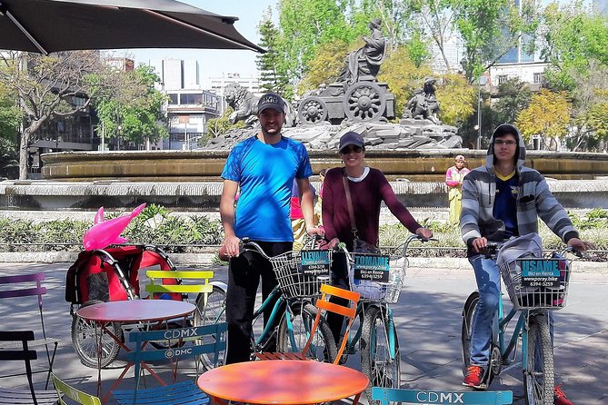 The best of Mexico City Bike Experience EXPRESS - Stop 4: Bosque de Chapultepec, a necessary breather in the middle of monuments