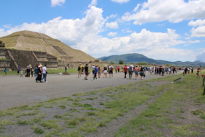 The best tour to Teotihuacán from Mexico City - Transportation reality check: air-conditioned, but comfort varies