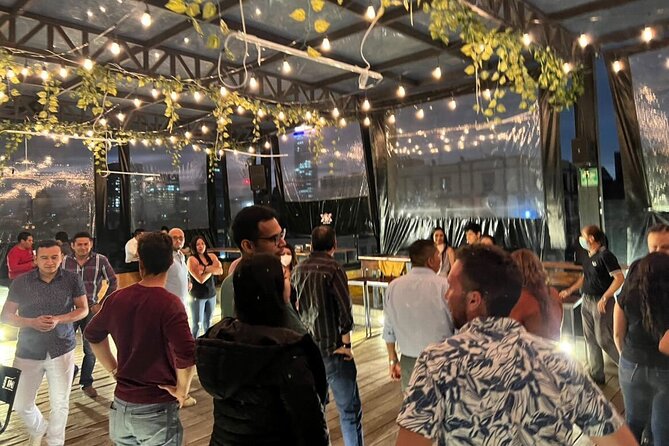 The Mexico City Pub Crawl: A real chilango night - The guide role: making it easy to join in, not stand aside