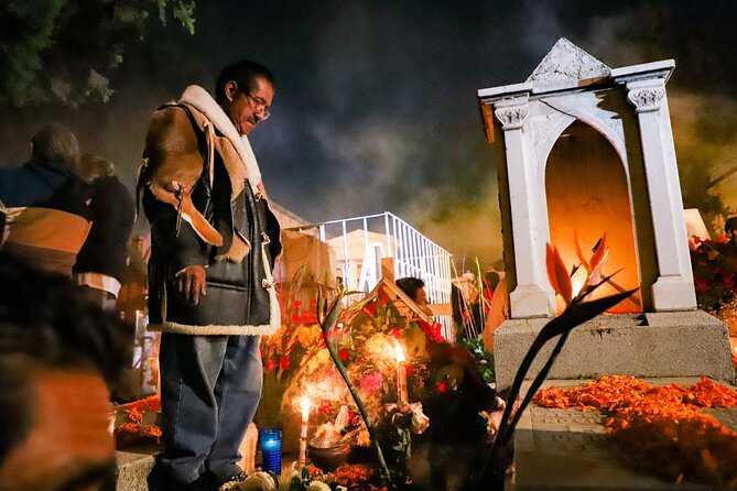The real "Dia de muertos" tour in Mixquic + secret cemetery - Stop 2 in San Antonio Tecómitl: a 30-minute cemetery stop away from the crowds