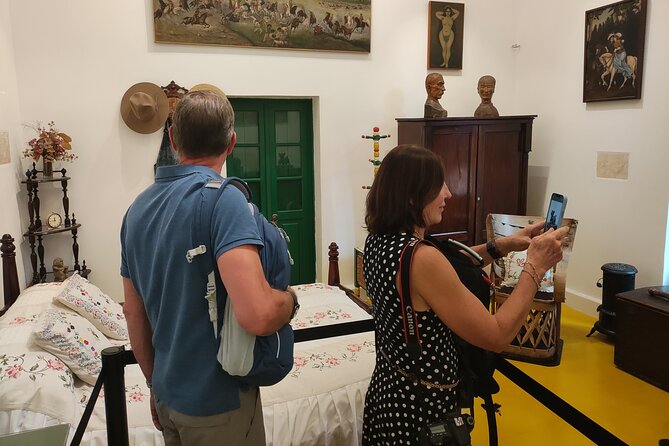 Ticket Museum Frida Kahlo and tasting in Coyoacan Market - The small-group advantage, and why the guide matters
