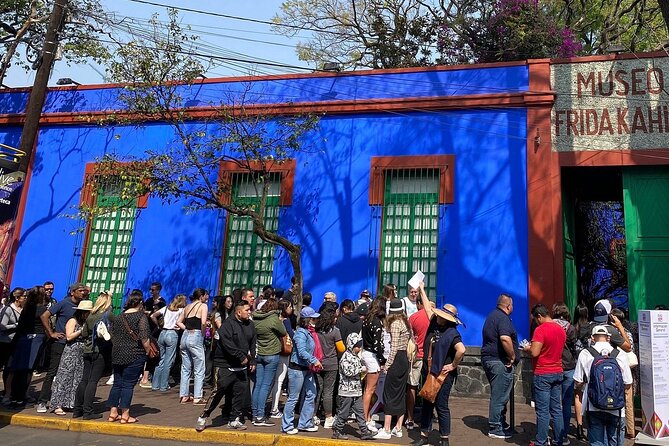 Ticket to the Frida Kahlo Museum - What the museum experience feels like on the ground
