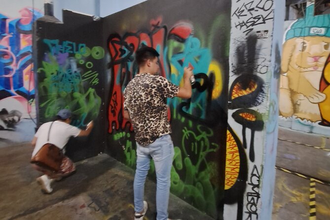 Tour Evolution of Muralism paints your Grafiti - Stop 1: Antiguo Colegio de San Ildefonso and the mural origins