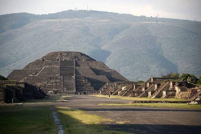Tour Teotihuacan and Guadalupano Sanctuary - Stop 2: Platería Rafael for a silver craft break