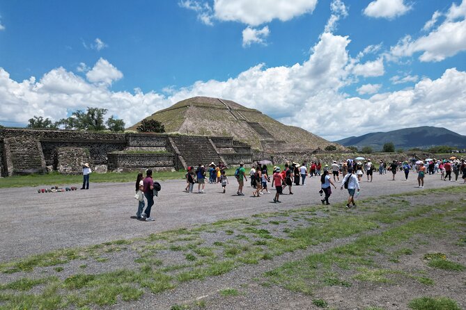 Tour to Teotihuacan with visit to ancient caves and CDMX transportation - Who should book this Teotihuacan caves and CDMX transport tour