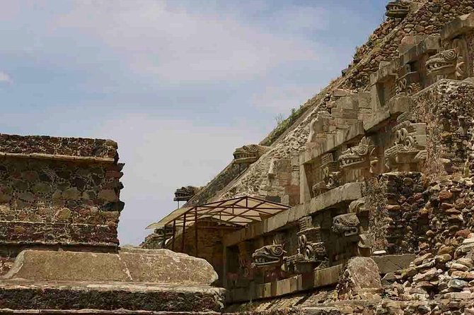 Tour to the Pyramids of Teotihuacán and Basilica of Guadalupe - Teotihuacán government tax, and how shopping fits the price