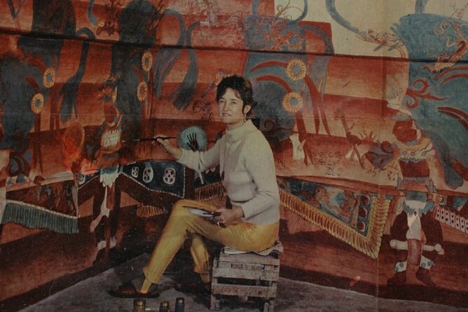Tour Women Muralists : Strokes that resist Mexico City - Palacio de Bellas Artes: Rina Lazo, a newly placed mural, and the ticket question (30 minutes)