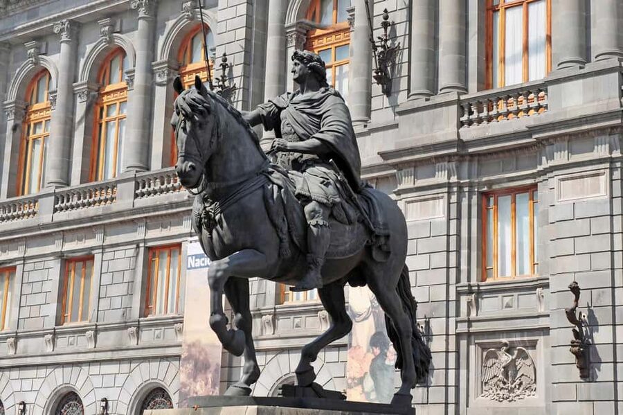 Treasures of Mexico City: Palaces and Museums - Banamex Culture Palace: when economic history becomes architectural storytelling