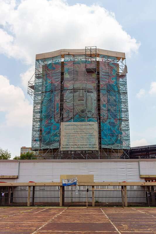 UNAM: Murals & Revolution - Rectoría de la UNAM start, UNESCO plaque and quick orientation