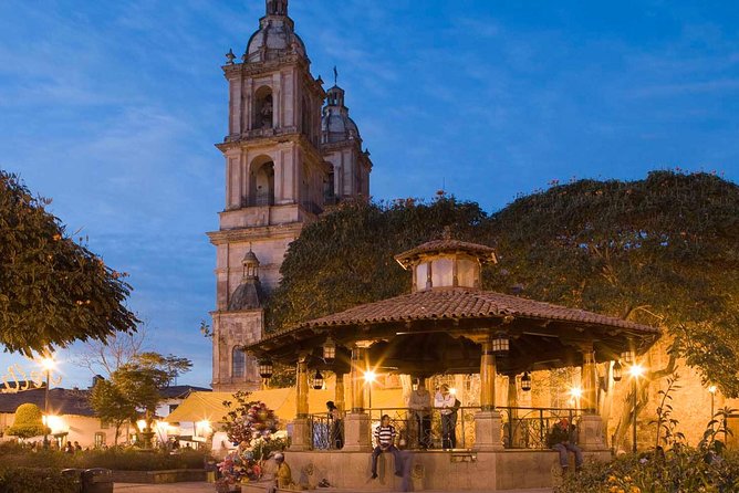 Valle de Bravo: Private & Small group tour from Mexico City - What to wear for a light hike day, and how to pace the 10 hours