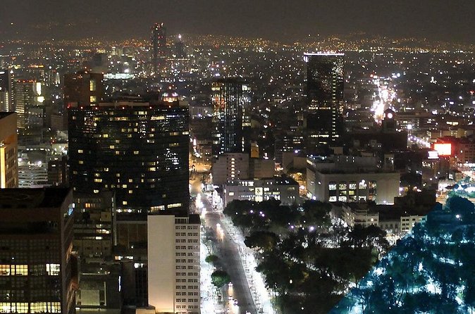 Viewpoint Torre Latino Panoramic view of Mexico City - The two-level magic: why both floors matter