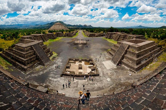 VIP Experience in Teotihuacán (The cheapest price for private tour) - The early start that aims at better photos near the pyramids