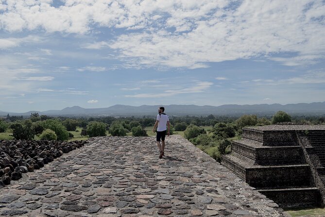 VIP Teotihuacan & Guadalupe Shrine Tour: A Journey Through Time - The private guide factor: why this feels smoother