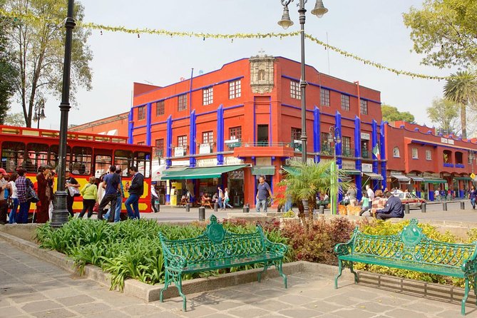Visit to Xochimilco, Coyoacán and Ciudad Universitaria - Group size, pickups, and timing: why logistics matters more than you think