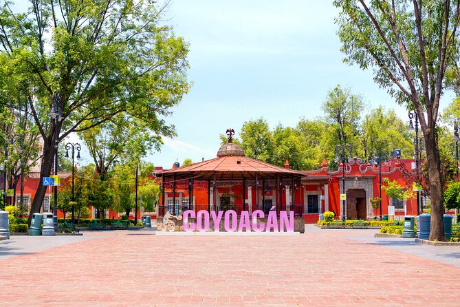 Xochimilco and Coyoacan and Frida Kahlo Museum optional - A 9:00 am start that keeps the day from feeling rushed