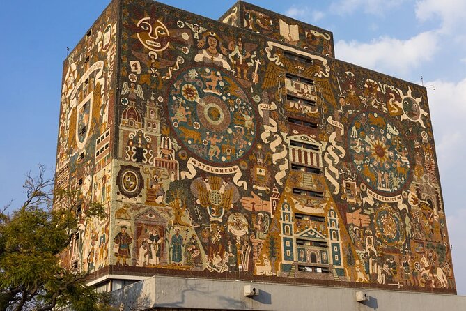 Xochimilco, Casa de Frida Kahlo, Coyoacán and UNAM - Casa de Frida Kahlo: what you get at the Blue House stop