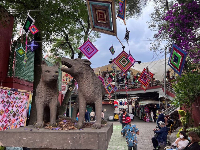Xochimilco & Colonial Coyoacan Trip - What the guide adds, and why the day depends on your group
