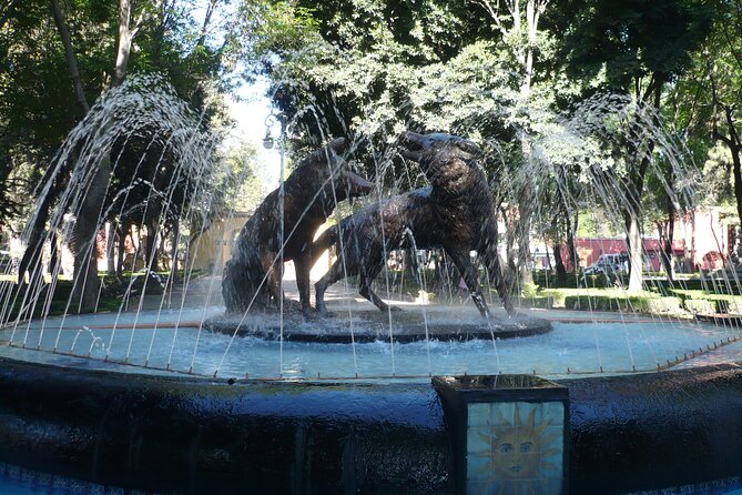 Xochimilco, Coyoacan and Frida Kahlo Museum Tour - Stop 1: UNAM Ciudad Universitaria, Olympic Stadium, and Mural-Walled Learning