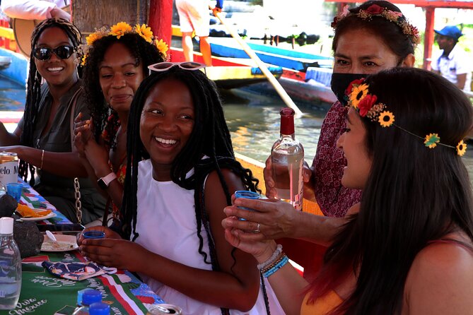 Xochimilco & Mexican Party with Guacamole & Unlimited Drinks - Drinks and snacks: what unlimited means on this tour