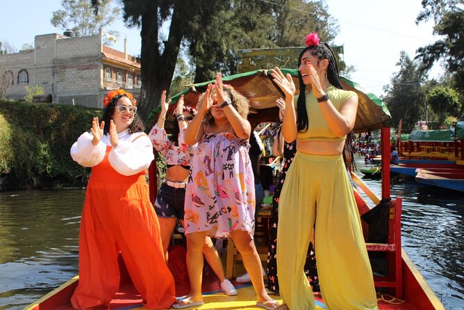 Xochimilco & Mexican Party with Guacamole & Unlimited Drinks - What to wear and pack so the boat day feels easy